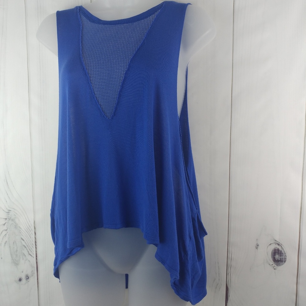 🌴3/$20Live Love Dream Sharkbite Hem Mesh Tee Tank